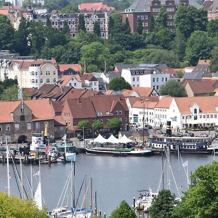 Fewo1846 - Bellevue - Sonnige 2-Zimmer-Wohnung Mit Balkon Und Hafenblick フレンスブルク エクステリア 写真
